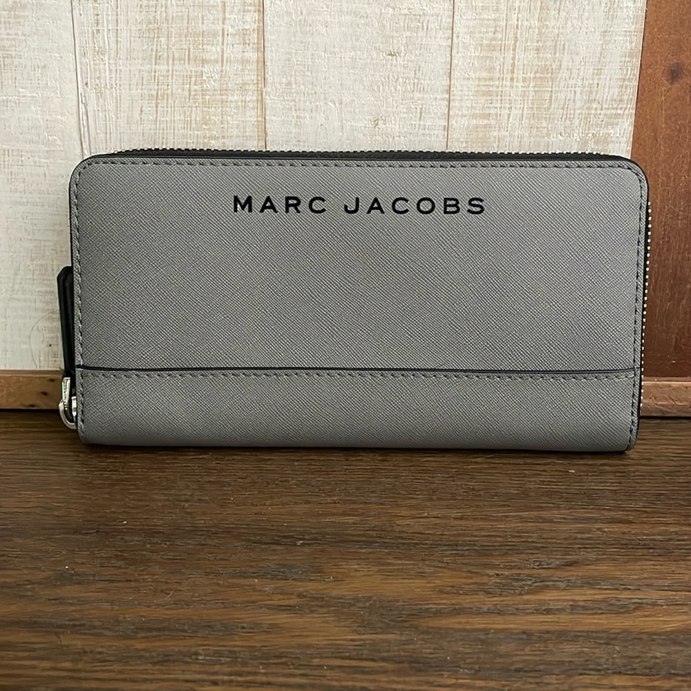 Gray Marc Jacob’s Saffiano Zip Wallet Large Continental